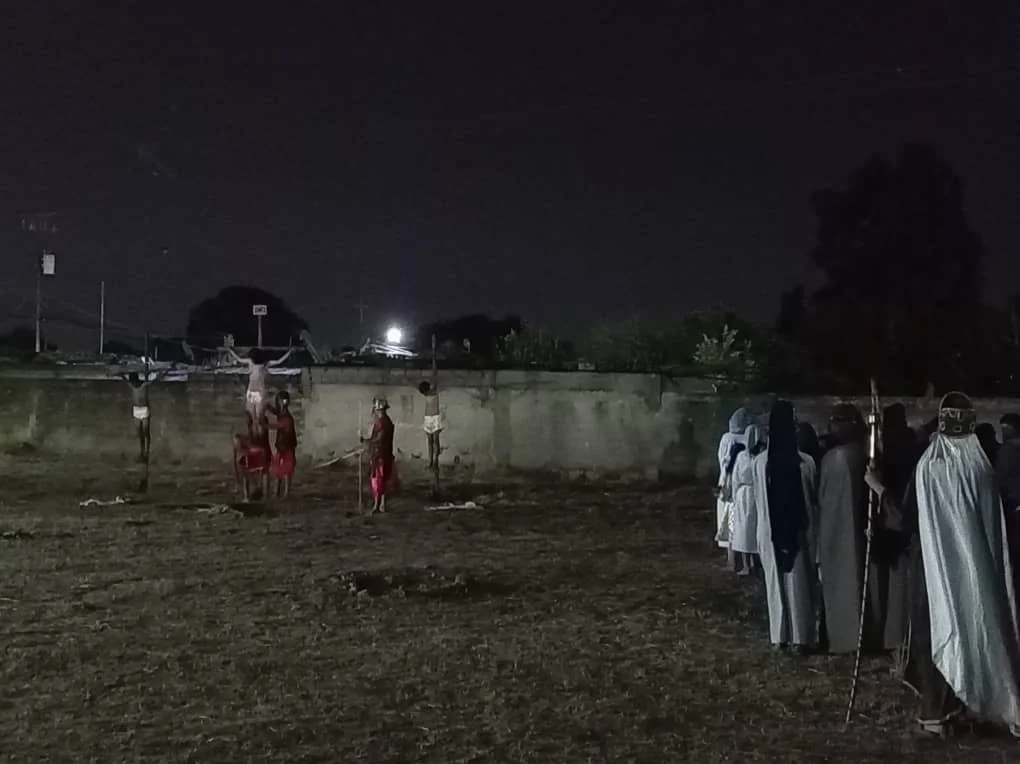 La escenificación se desarrolla en el patio de la capilla Inmaculada Concepción de La Puente